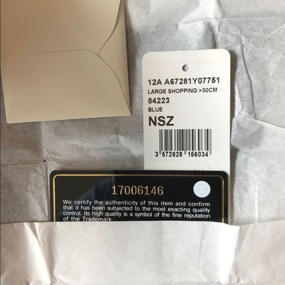 CHANEL Large Shopping Bag in Blue NWT and dust bag - Picture 4 of 9